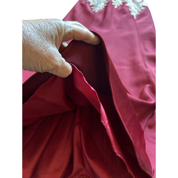 Amelia Couture Burgundy Beaded Evening Gown Formal Dress - Size 6 - Picture 13 of 16